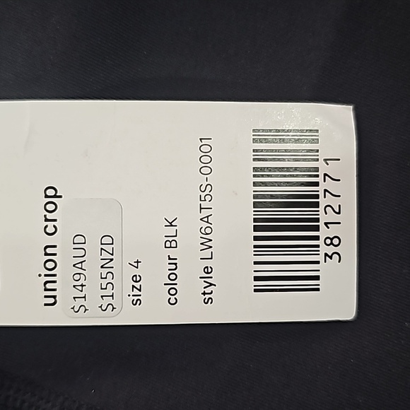 * NWT Lululemon Lab Limited Edition Exclusive Union Crop - Size 4 - Black - Picture 4 of 9